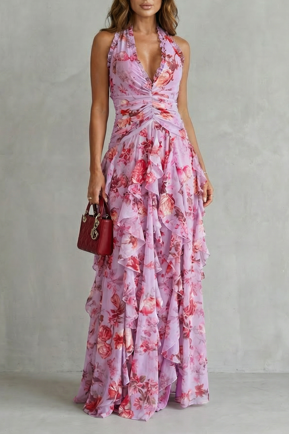 Belladina | Vestido largo con escote halter y cascada romántica de rosas