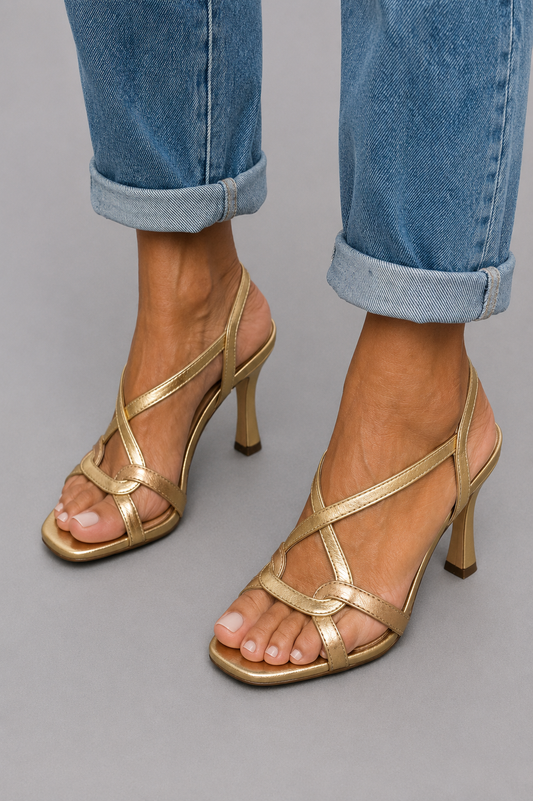Estíbaliz - Tacones Dorados Metálicos con Tiras Cruzadas para Verano