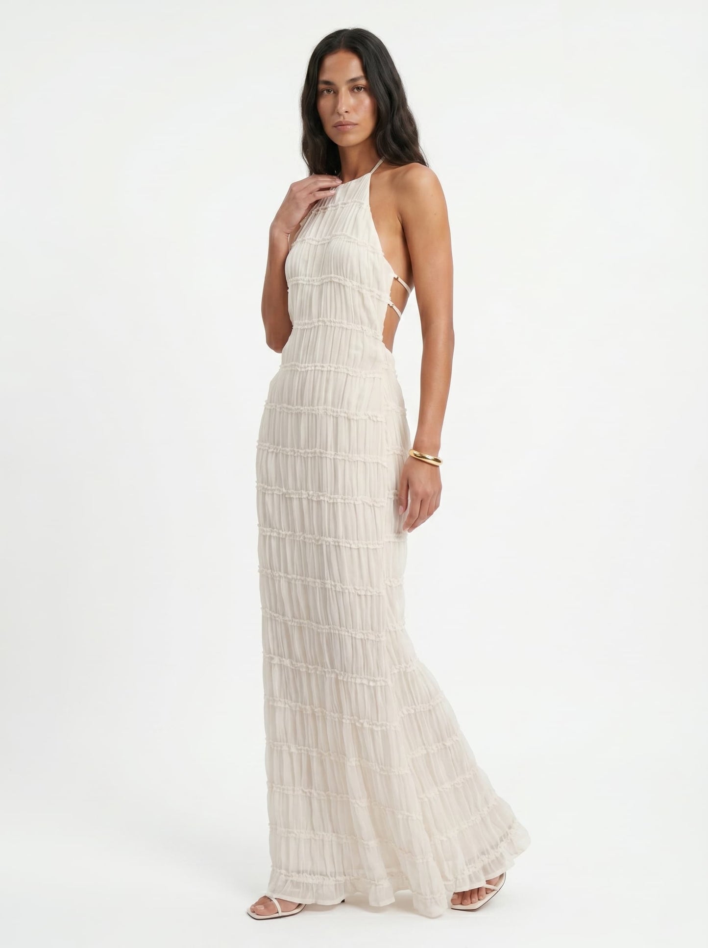 Vestido largo halter con textura plisada
