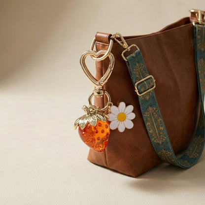 DAISY STRAWBERRY | CHARM