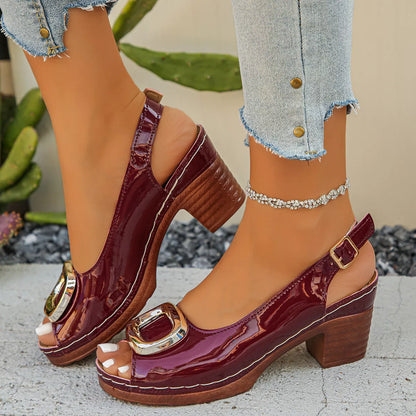 Valentino | Sandalias de Tacón Medio con Aplique Dorado