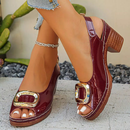 Valentino | Sandalias de Tacón Medio con Aplique Dorado