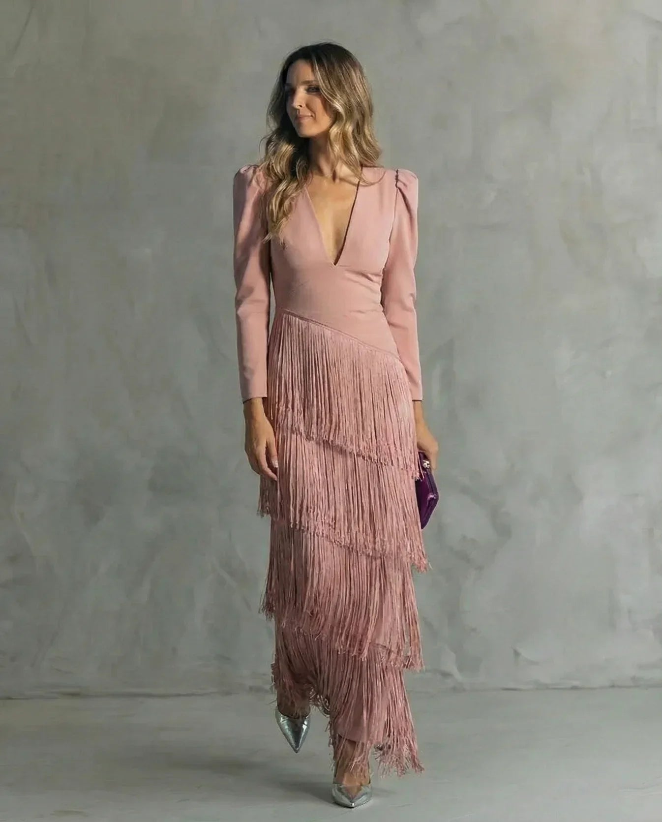 CLARA | VESTIDO ELEGANTE CON MANGAS DE FLECOS