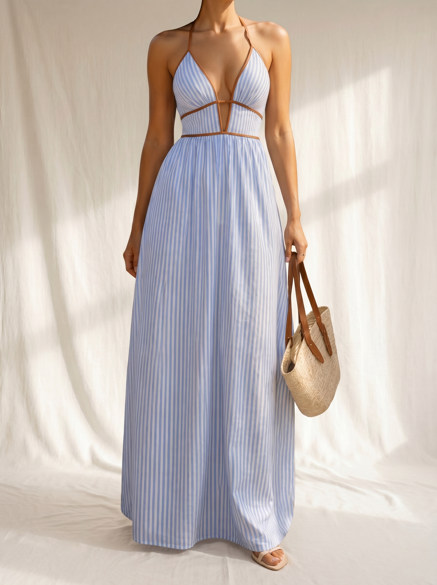Laurina | Vestido largo de rayas con escote recortado