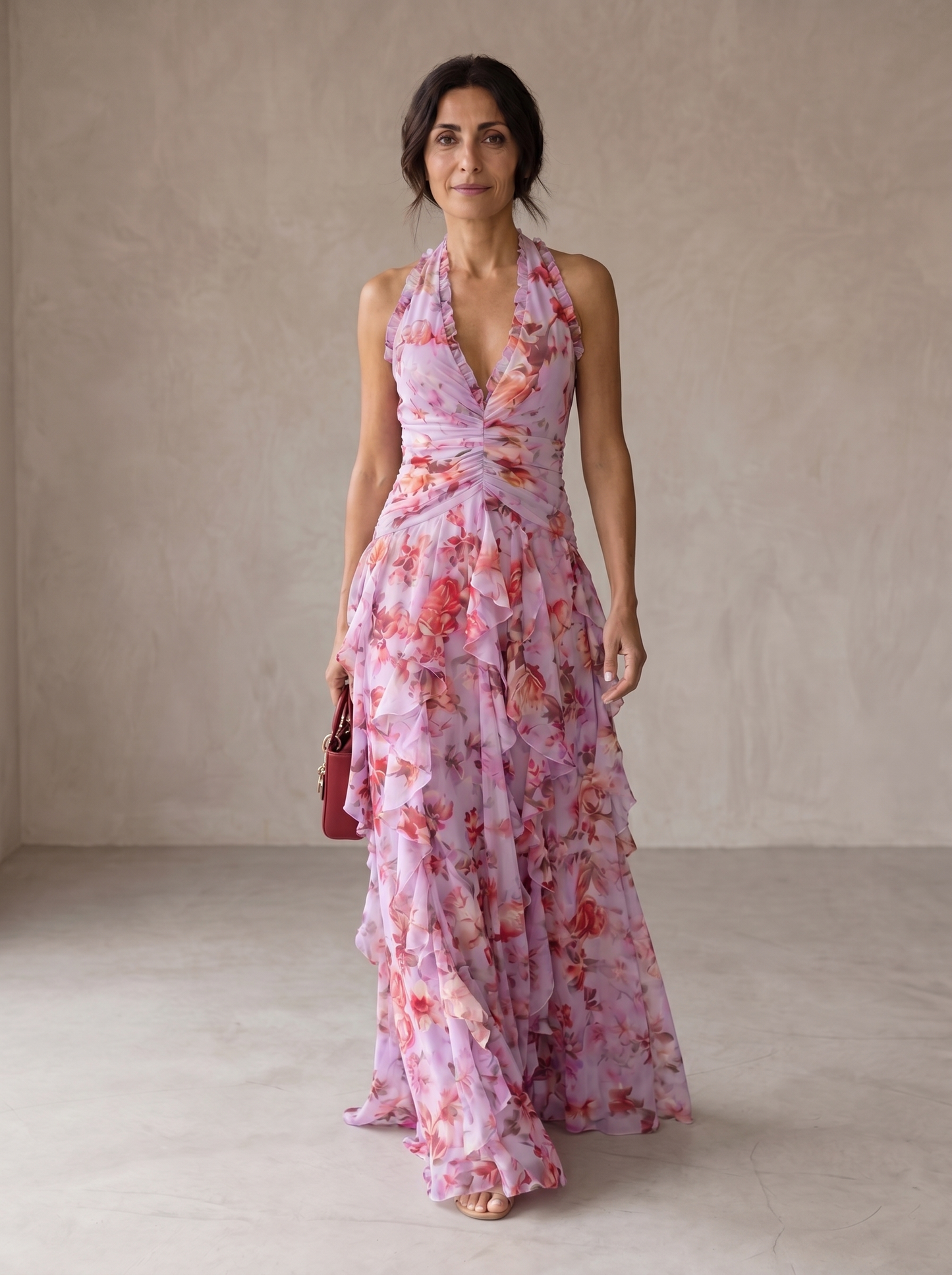 Belladina | Vestido largo con escote halter y cascada romántica de rosas
